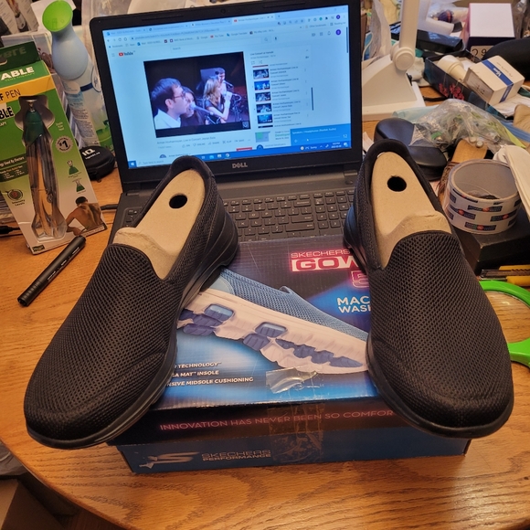 🚺 Ladies Sneakers - Picture 6 of 8